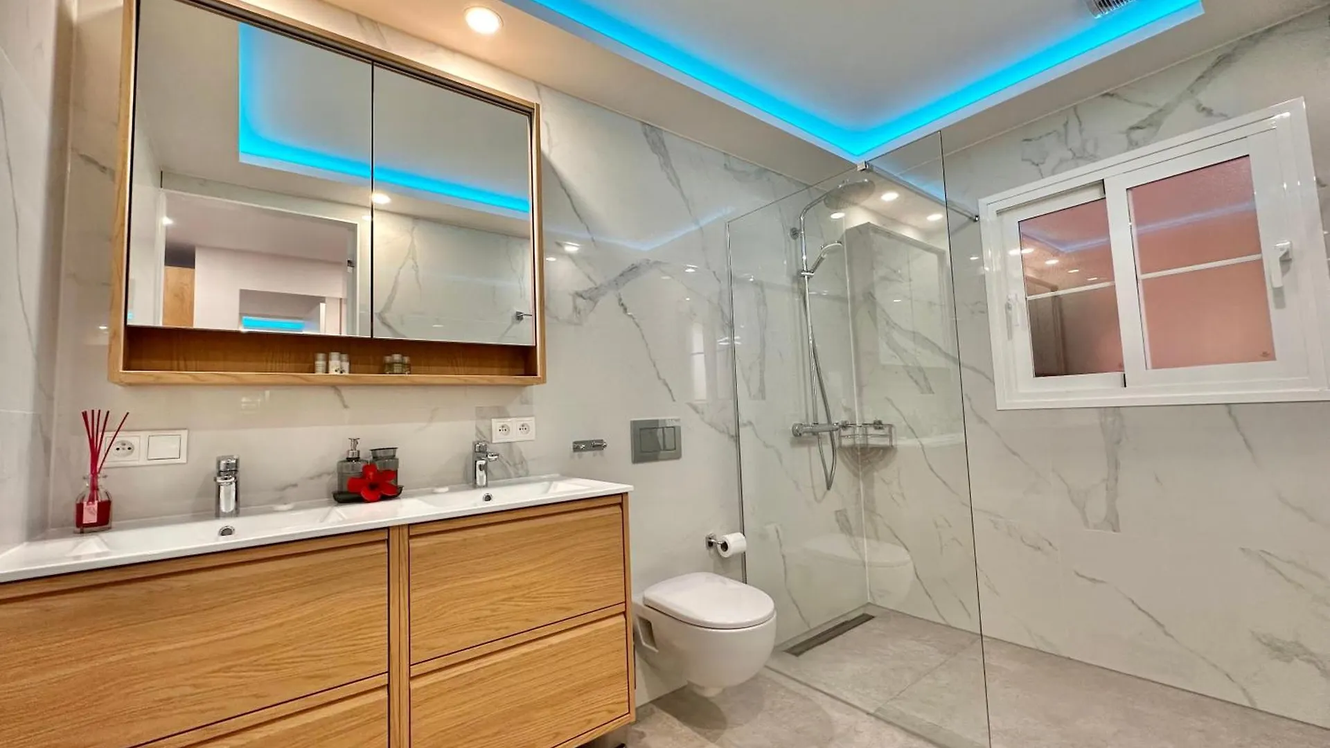 Sunset Apartment 5 & Heated Pool Los Cristianos  Los Cristianos (Tenerife)