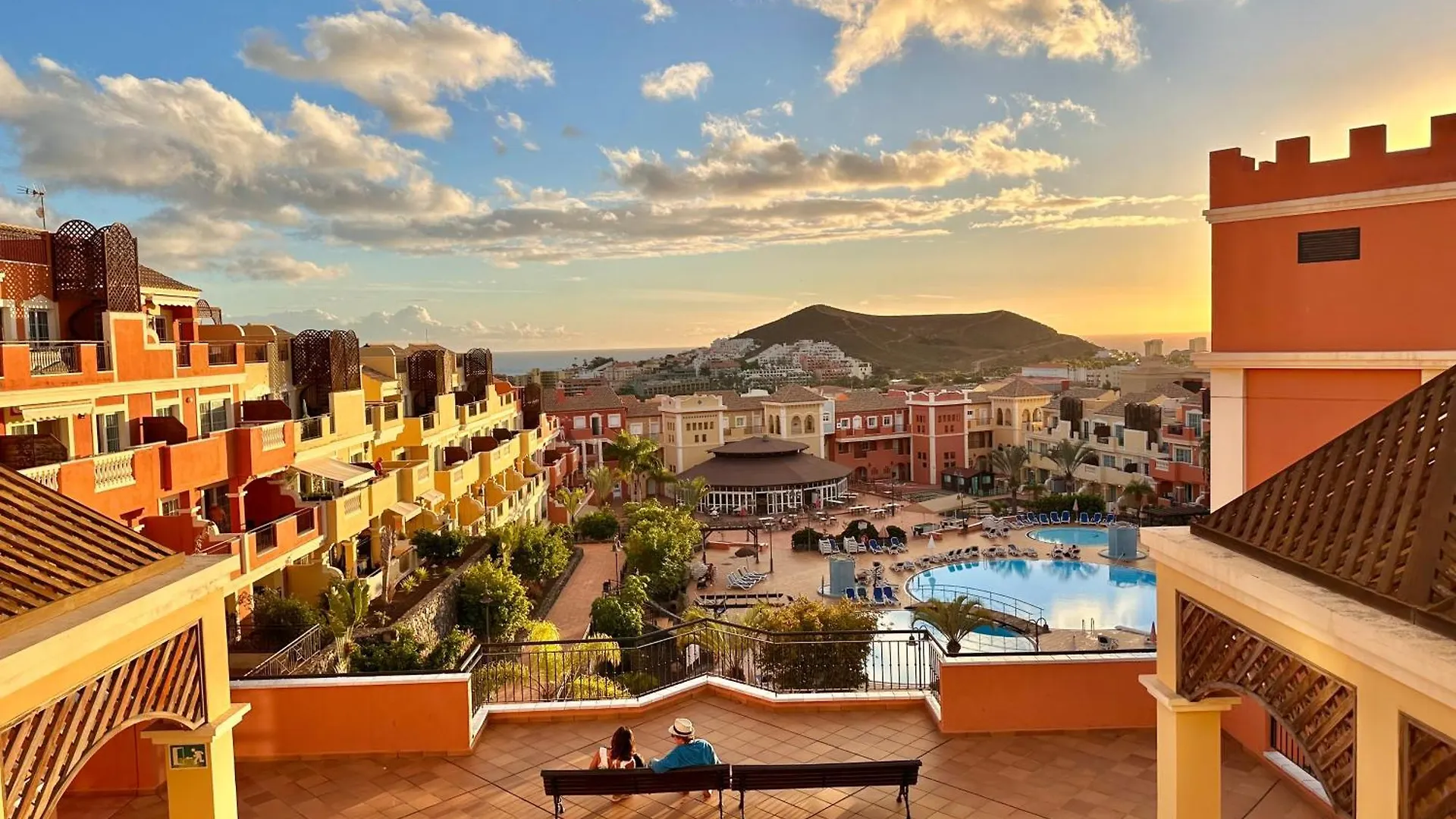 Sunset Apartment 5 & Heated Pool Los Cristianos   Los Cristianos (Tenerife)