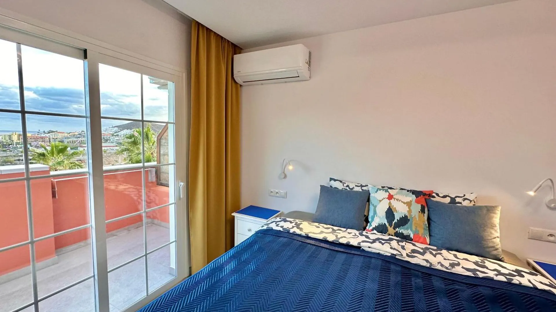Sunset Apartment 5 & Heated Pool Los Cristianos