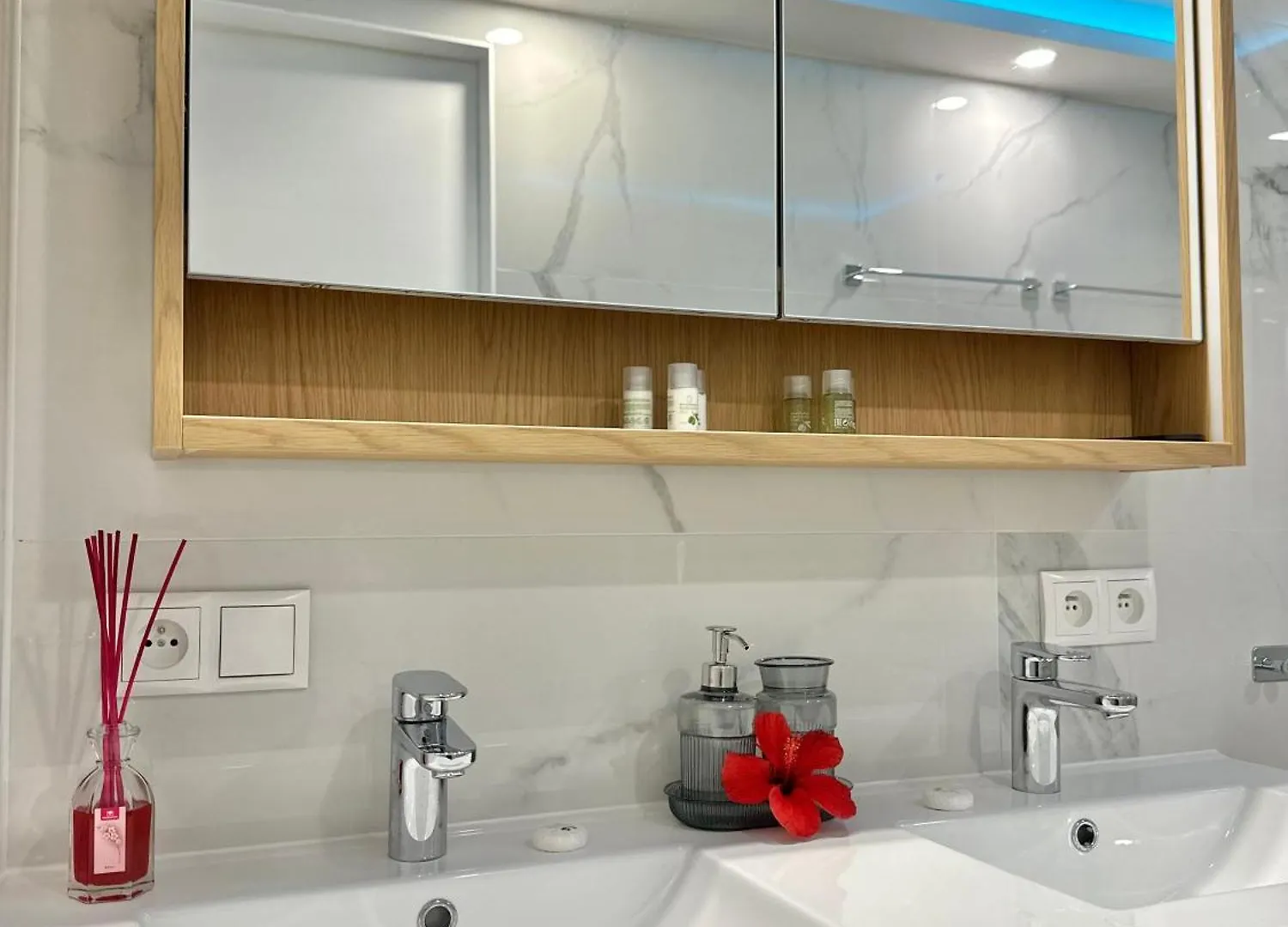 Sunset Apartment 5 & Heated Pool Los Cristianos   Los Cristianos (Tenerife)