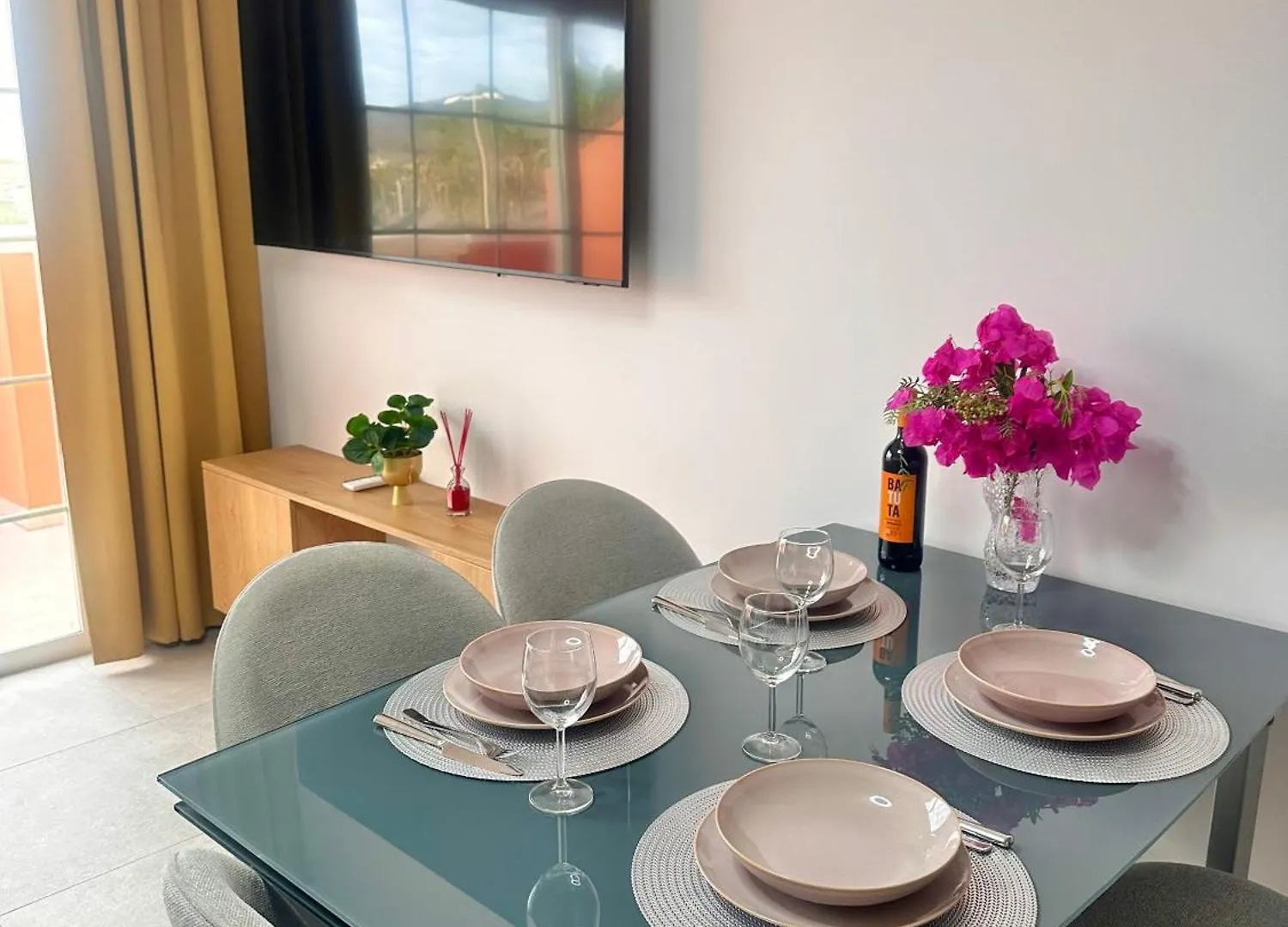 Sunset Apartment 5 & Heated Pool Los Cristianos  0*, Los Cristianos (Tenerife) Espanha