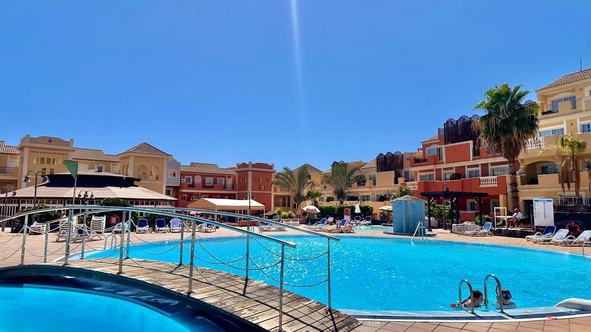 Sunset Apartment 5 & Heated Pool Los Cristianos  Espanha